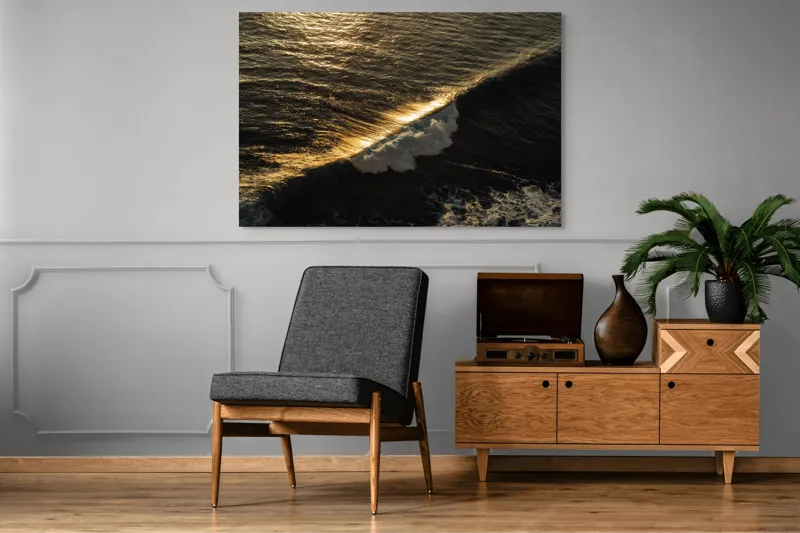 Tablou Canvas, "Valuri aurii la apusul soarelui", Aur, Valuri, Reflexie, Mare, Lumină, Apus, Spumă, Ocean, Calm, Strălucire, 150 x 100 cm – poza 8