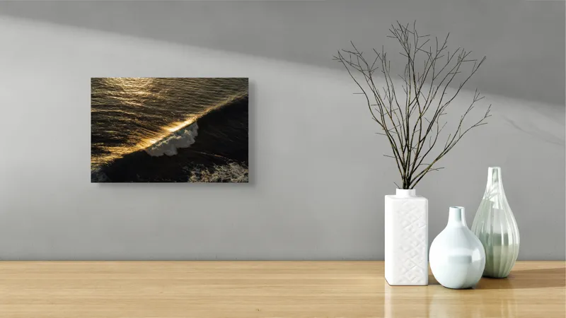 Tablou Canvas, "Valuri aurii la apusul soarelui", Aur, Valuri, Reflexie, Mare, Lumină, Apus, Spumă, Ocean, Calm, Strălucire, 39 x 26 cm – poza 8