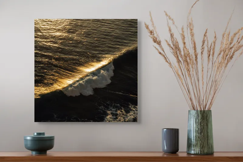 Tablou Canvas, "Valuri aurii la apusul soarelui", Aur, Valuri, Reflexie, Mare, Lumină, Apus, Spumă, Ocean, Calm, Strălucire, 50 x 50 cm – poza 4