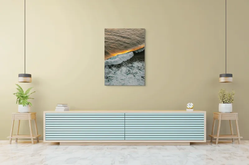 Tablou Canvas, "Îmbrățișarea apusului pe valuri", Valuri, Apus, Aur, Spumă, Mare, Lumină, Reflexie, Ocean, Natură, Calm, 70 x 100 cm – poza 5