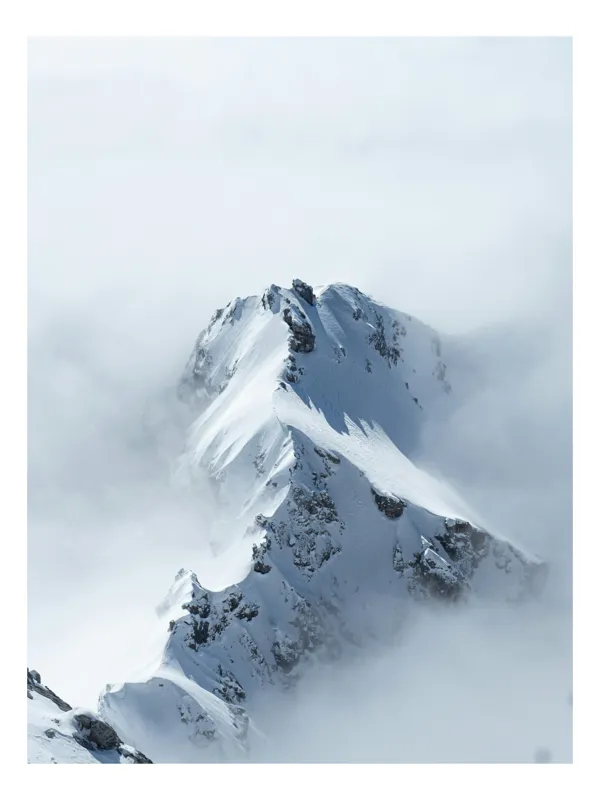Tablou Canvas, "Crestele albe răsunând în tăcere", Albastru, Zăpadă, Ceață, Stâncă, Liniște, Măreție, Rece, Vârf, Natură, Înălțime, 50 x 50 cm