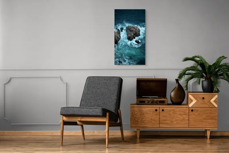 Tablou Canvas, "Valurile îmbrățișând stâncile sălbatice", Vâluri, Stânci, Albastru, Spumă, Ocean, Natură, Ploaie, Apă, Înfiorător, Liniște, 50 x 90 cm – poza 8