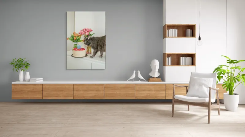 Tablou Canvas, "Pisica curioasă și tortul aniversar", Pisică, Tort, Flori, Lumanari, Mobilă, Felicitare, Sărbătoare, Decor., 100 x 150 cm – poza 8