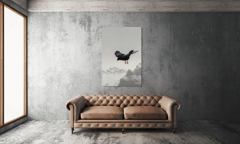 Tablou Canvas, "Cioara în zbor peste munți înghețați", Pasăre, Zbor, Vârfuri, Munți, Cer, Negru, Gri, Peisaj, 100 x 150 cm – poza 6
