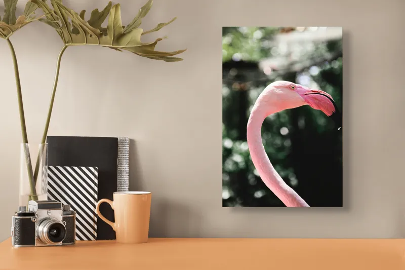 Tablou Canvas, "Flamingo în grădina tropicală luminoasă", 26 x 39 cm – poza 3
