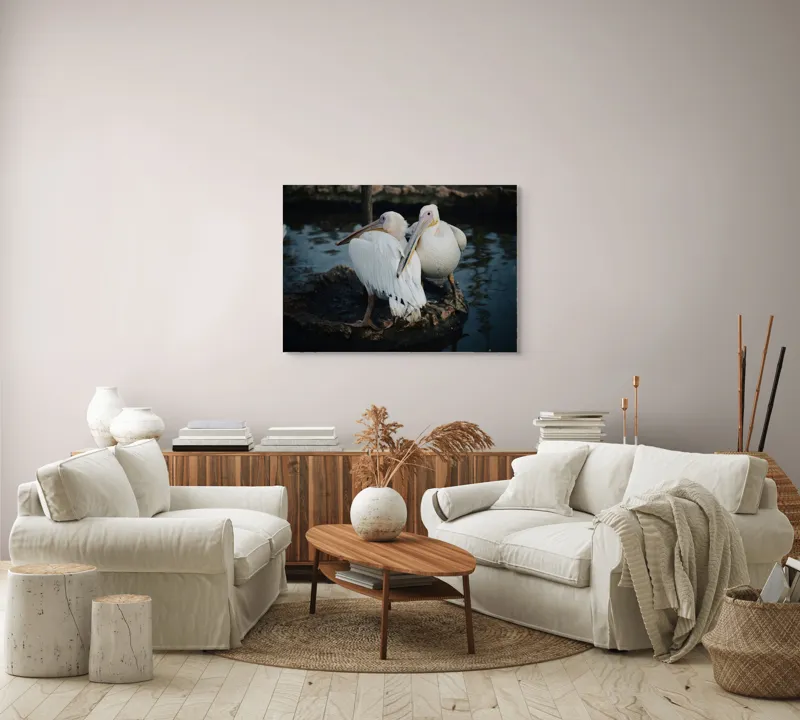 Tablou Canvas, "Pelicani în așteptarea apusului liniștit", Pelicani, Apă, Pene, Reflecție, Serenitate, Natură, Armonie, 100 x 70 cm – poza 3