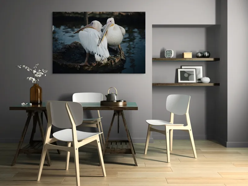 Tablou Canvas, "Pelicani în așteptarea apusului liniștit", Pelicani, Apă, Pene, Reflecție, Serenitate, Natură, Armonie, 150 x 100 cm – poza 5
