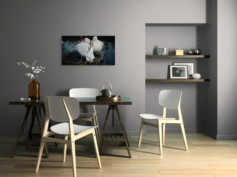 Tablou Canvas, "Pelicani în așteptarea apusului liniștit", Pelicani, Apă, Pene, Reflecție, Serenitate, Natură, Armonie, 90 x 50 cm – poza 3