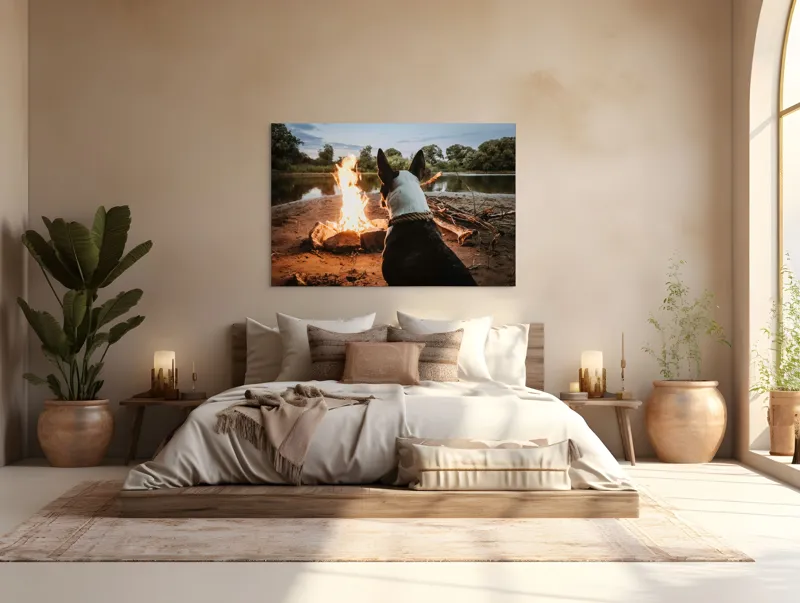 Tablou Canvas, "Câine privind focul de tabără", Câine, Foc, Noapte, Natură, Lumină, Râu, Copaci, Cer., 150 x 100 cm – poza 4