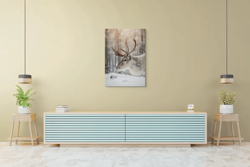 Tablou Canvas, "Ren alb în pădurea de iarnă", Frig, Ren, Alb, Zăpadă, Pădure, Iarnă, Crengi, Natură, Lumină, Serinitate, 70 x 100 cm – poza 5