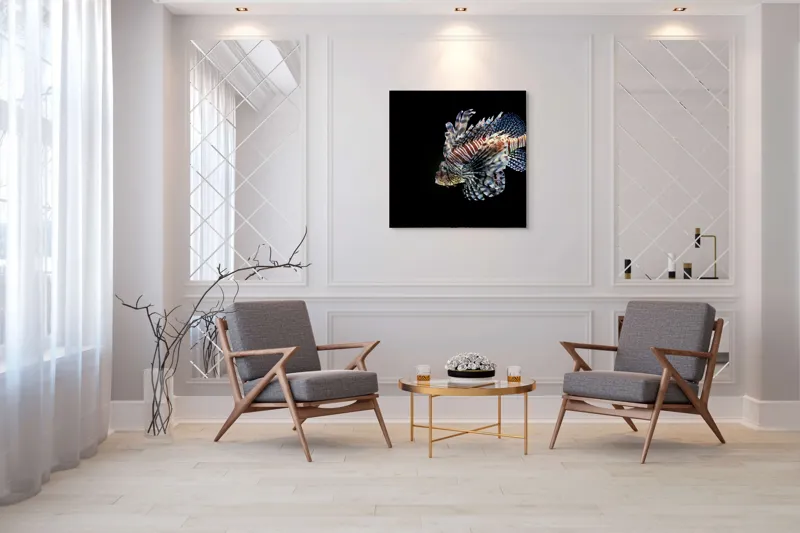Tablou Canvas, "Peștișorul leu în adâncuri misterioase", Pește, Aripi, Dungi, Colorat, Elegant, Acvatic, Exotic, Spectaculos, Solitar, Plutire, 100 x 100 cm – poza 7