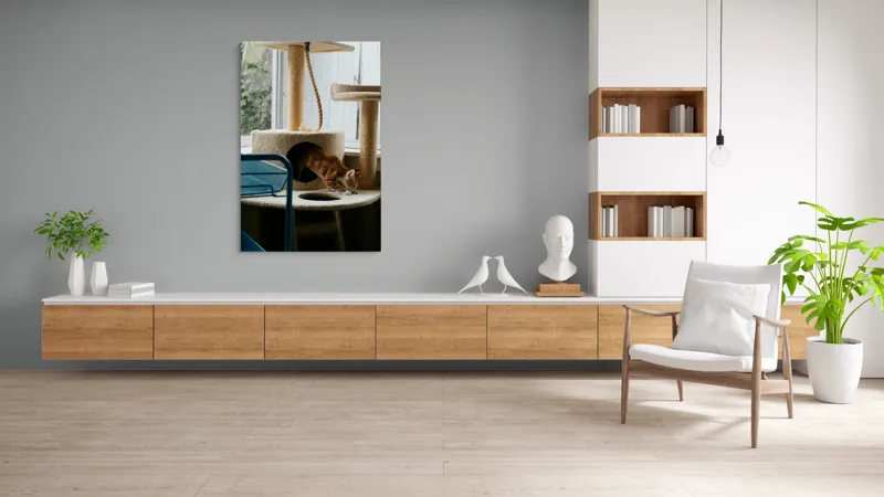 Tablou Canvas, "Motanul explorator în turnul de joacă", Pisică, Jucăușă, Cățărătoare, Mobilier, Lumină, Fereastră, Blană, Coardă, Joacă, Interior, 100 x 150 cm – poza 8