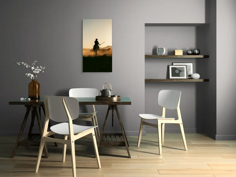 Tablou Canvas, "Cowboy în lumina apusului deșertic", Calaret, Silueta, Apus, Praf, Cal, Peisaj, Western, Cer, Umbra, Aventura, 50 x 90 cm – poza 4