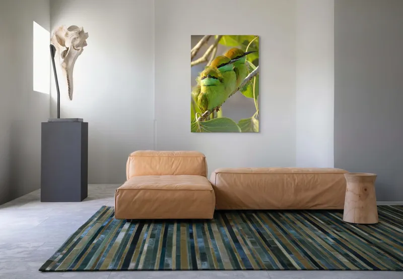 Tablou Canvas, "Culorile verzi ale naturii vii", Trio, Verde, Pene, Creangă, Priviri, Frunze, Pasăre, Natură, Armonie, Delicatețe, 70 x 100 cm – poza 7