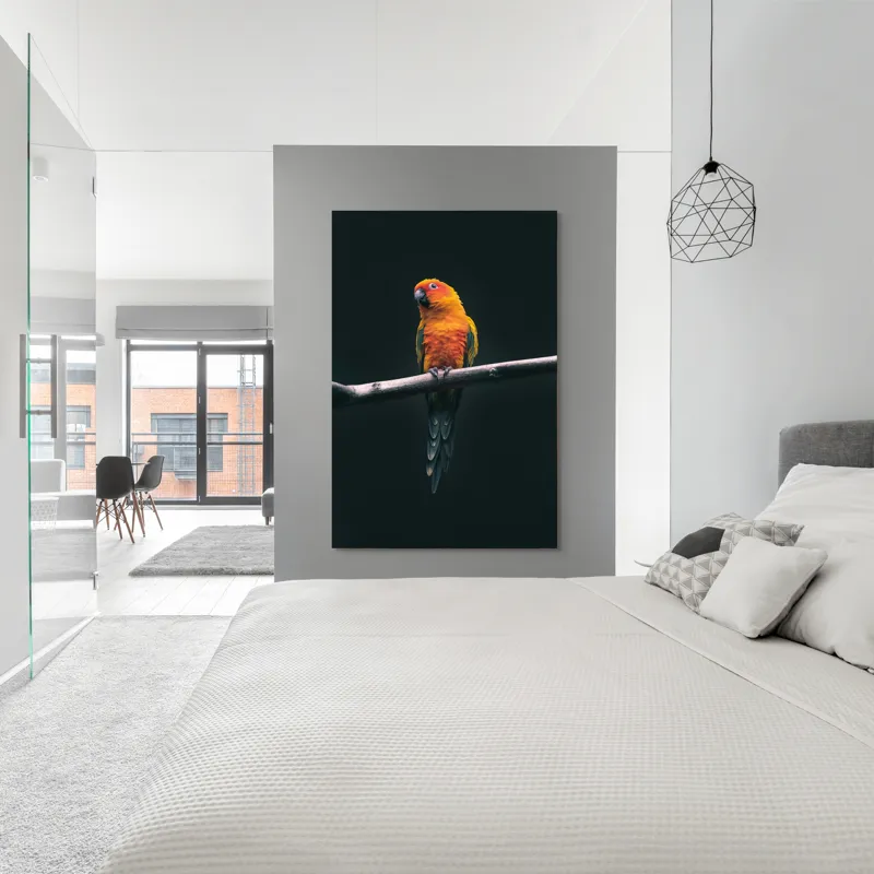Tablou Canvas, "Papagalul în culori de apus", Pene, Culoare, Lumină, Ramură, Contrast, Natură, Frumusețe, Portocaliu, Verde, Exotism, 100 x 150 cm – poza 5