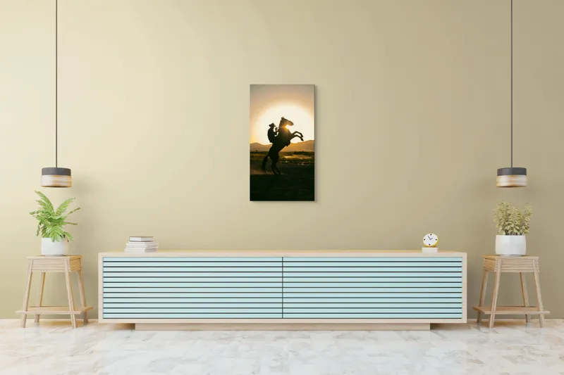 Tablou Canvas, "Călărețul și soarele în amurg", Umbră, Călăreț, Cal, Apus, Siluetă, Munți, Natură, Peisaj, Energie, Aventură, 50 x 90 cm – poza 6