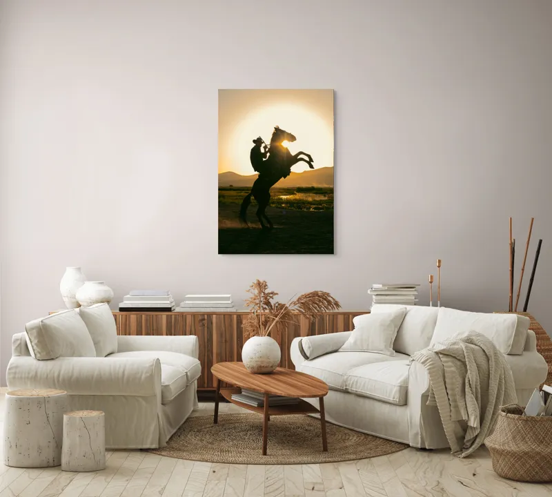 Tablou Canvas, "Călărețul și soarele în amurg", Umbră, Călăreț, Cal, Apus, Siluetă, Munți, Natură, Peisaj, Energie, Aventură, 70 x 100 cm – poza 4