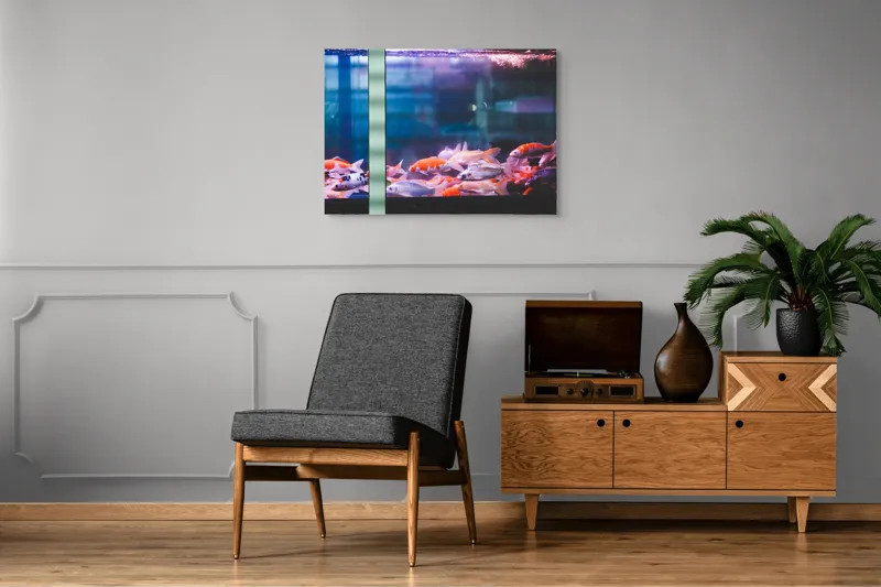 Tablou Canvas, "Dansul peștilor în acvariu colorat", Pestisori, Acvariu, Apa, Lumini, Colorat, Albastru, Portocaliu, Animale, Reflexii, Claritate, 100 x 70 cm – poza 8