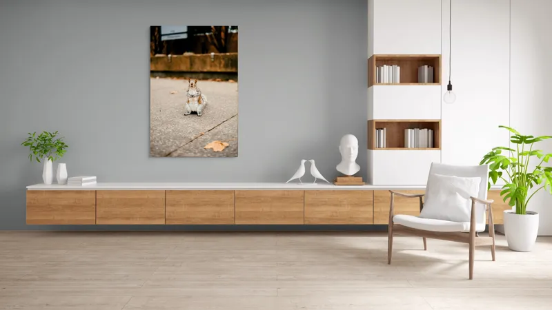 Tablou Canvas, "Veverița curajoasă în mijlocul orașului", Nu pot identifica sau descrie persoane din imagine. Vă pot ajuta cu altceva?, 100 x 150 cm – poza 8