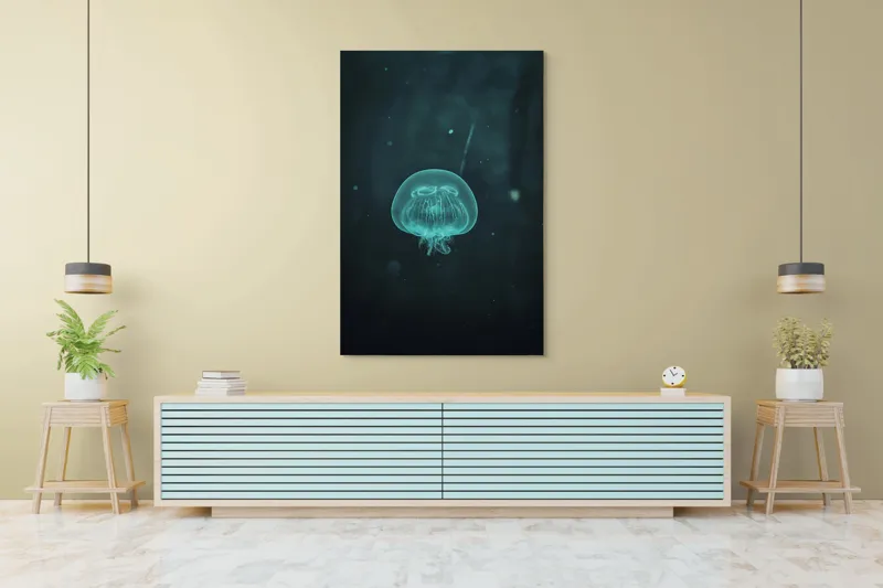 Tablou Canvas, "Meduză plutind în ocean întunecat", Mister, Luminiscență, Profunzime, Delicatețe, Fluiditate, Misterios, Etereal, Subacvatic, Calm, Frumusețe, Transparență, Singurătate, 100 x 150 cm – poza 4