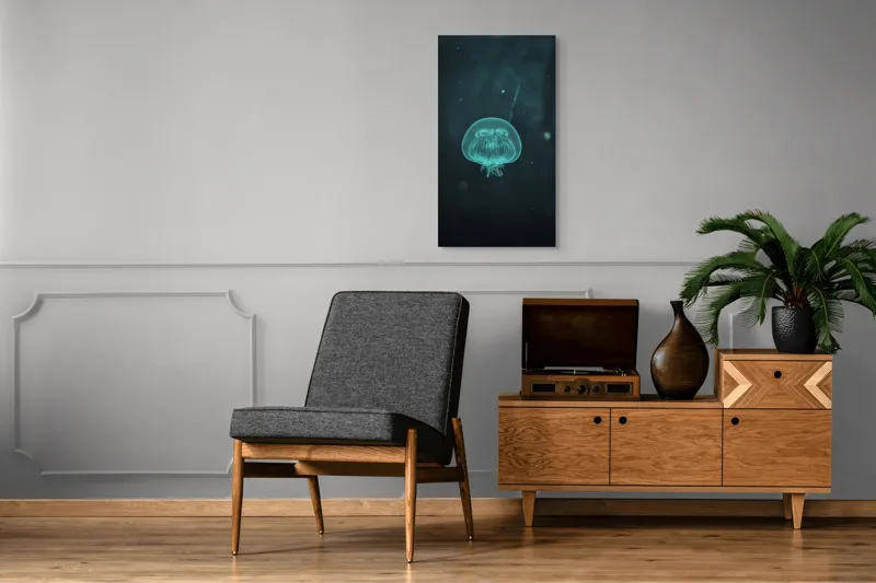 Tablou Canvas, "Meduză plutind în ocean întunecat", Mister, Luminiscență, Profunzime, Delicatețe, Fluiditate, Misterios, Etereal, Subacvatic, Calm, Frumusețe, Transparență, Singurătate, 50 x 90 cm – poza 8