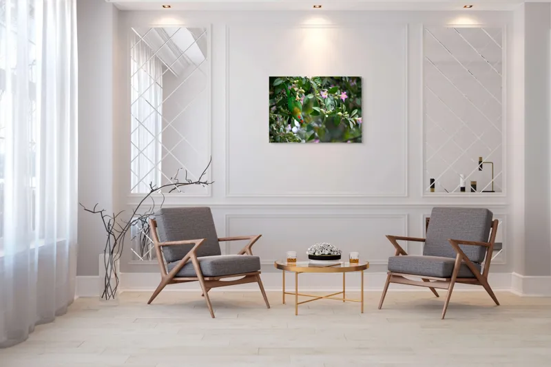 Tablou Canvas, "Papagalul ascuns printre flori roz", Verde, Papagal, Flori, Roz, Frunze, Natură, Ramuri, Frumusețe, Echilibru, Viu, 100 x 70 cm – poza 5