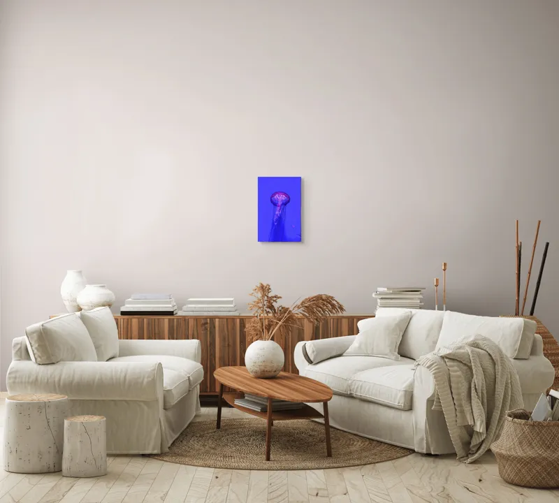 Tablou Canvas, "Meduză plutind în lumină albastră", Meduză, Strălucire, Albastru, Ocean, Grație, Tentacule, Mister, Lumina, Frumusețe., 26 x 39 cm – poza 7
