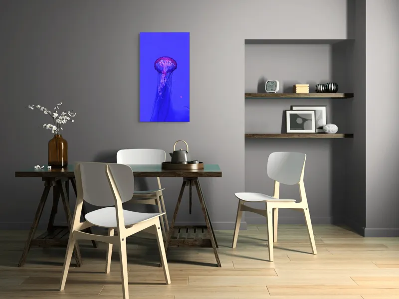 Tablou Canvas, "Meduză plutind în lumină albastră", Meduză, Strălucire, Albastru, Ocean, Grație, Tentacule, Mister, Lumina, Frumusețe., 50 x 90 cm – poza 4