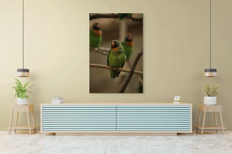 Tablou Canvas, "Papagal pe ramură liniștită", Verde, Papagal, Ramură, Contemplativ, Blândețe, Pene, Portocaliu, Natură, Frumusețe, Delicat., 100 x 150 cm – poza 4