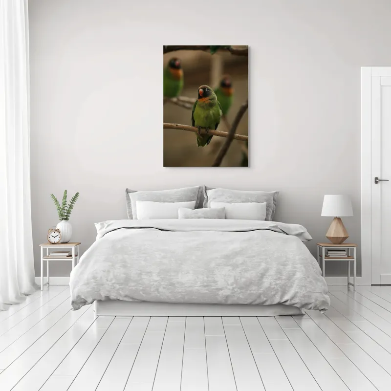 Tablou Canvas, "Papagal pe ramură liniștită", Verde, Papagal, Ramură, Contemplativ, Blândețe, Pene, Portocaliu, Natură, Frumusețe, Delicat., 70 x 100 cm – poza 3