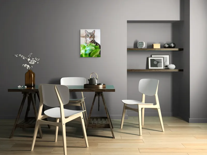 Tablou Canvas, "Pisica și frunzele misterioase ale naturii", Pisică, Ochii, Verzi, Plantă, Frunze, Blană, Tigrat, Privire, Curiozitate, Fundal, Neclar, Verde, Natură, Interior, Aproape, 39 x 54 cm – poza 7
