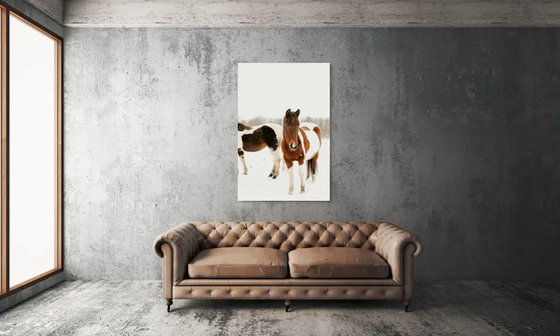 Tablou Canvas, "Cai în zăpadă pe câmp deschis", Cai, Zăpadă, Peisaj, Iarnă, Blană, Culoare, Natură, Frumusețe, 100 x 150 cm – poza 6