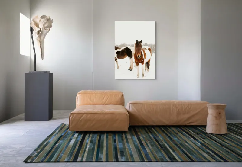 Tablou Canvas, "Cai în zăpadă pe câmp deschis", Cai, Zăpadă, Peisaj, Iarnă, Blană, Culoare, Natură, Frumusețe, 70 x 100 cm – poza 7