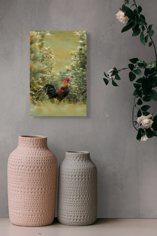 Tablou Canvas, "Cocoșul în grădina de toamnă aurie", Cocoș, Culori, Natură, Toamnă, Plante, Armonie, Calm, Strălucire, Serenitate, Echilibru, 26 x 39 cm – poza 6