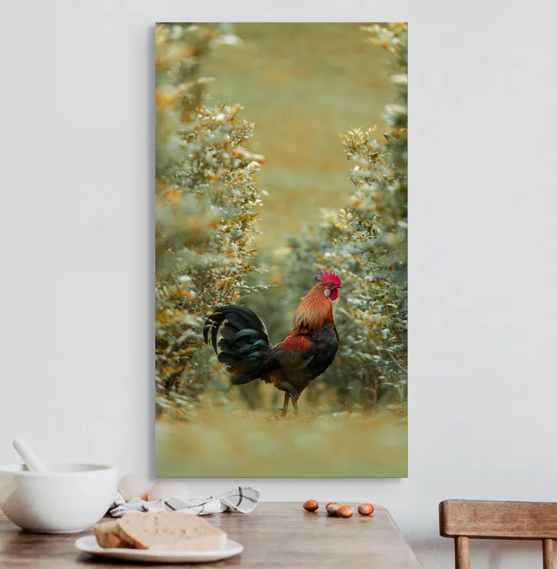 Tablou Canvas, "Cocoșul în grădina de toamnă aurie", Cocoș, Culori, Natură, Toamnă, Plante, Armonie, Calm, Strălucire, Serenitate, Echilibru, 50 x 90 cm – poza 3