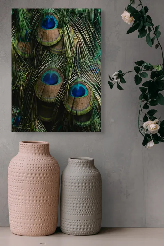 Tablou Canvas, "Ochiul păunului în dansul culorilor", Pene, Colorate, Modele, Detalii, Textura, Frumusete, Albastru, Verde, Natural, Elegant, 39 x 54 cm – poza 6