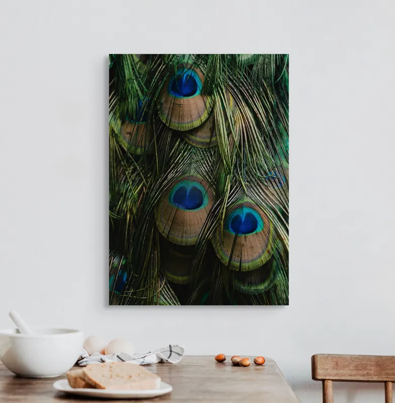 Tablou Canvas, "Ochiul păunului în dansul culorilor", Pene, Colorate, Modele, Detalii, Textura, Frumusete, Albastru, Verde, Natural, Elegant, 50 x 70 cm – poza 3