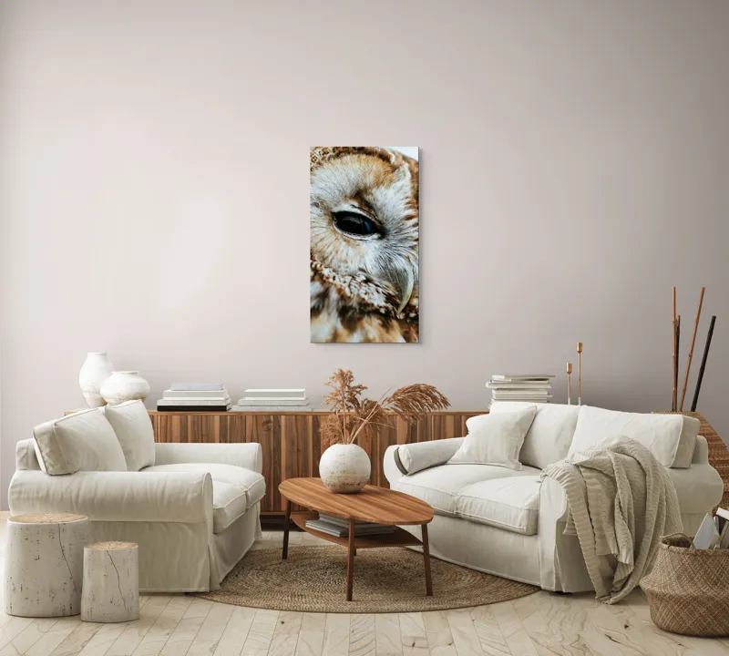 Tablou Canvas, "Privirea misterioasă a bufniței regale", Pene, Ochi, Cioc, Textură, Calm, Mister, Nătură., 50 x 90 cm – poza 7