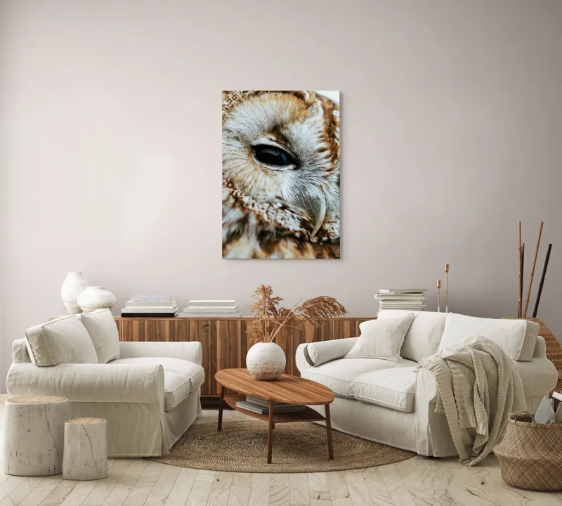 Tablou Canvas, "Privirea misterioasă a bufniței regale", Pene, Ochi, Cioc, Textură, Calm, Mister, Nătură., 70 x 100 cm – poza 4