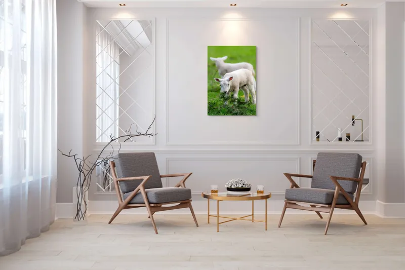 Tablou Canvas, "Miei curioși pe câmp primăvăratic", Miel, Iarbă, Urechi, Blană, Crenguțe, Picioare, Oiță, Verde, Natură, Curiozitate, 70 x 100 cm – poza 8