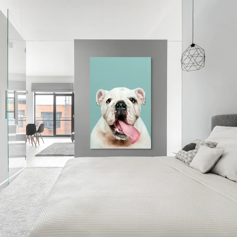 Tablou Canvas, "Bulldog fericit cu limba scoasă", Bulldog, Amuzant, Prietenos, Limbă, Fotografie, Zâmbet, Fundal, Verde, Portret, Drăguț, 100 x 150 cm – poza 5