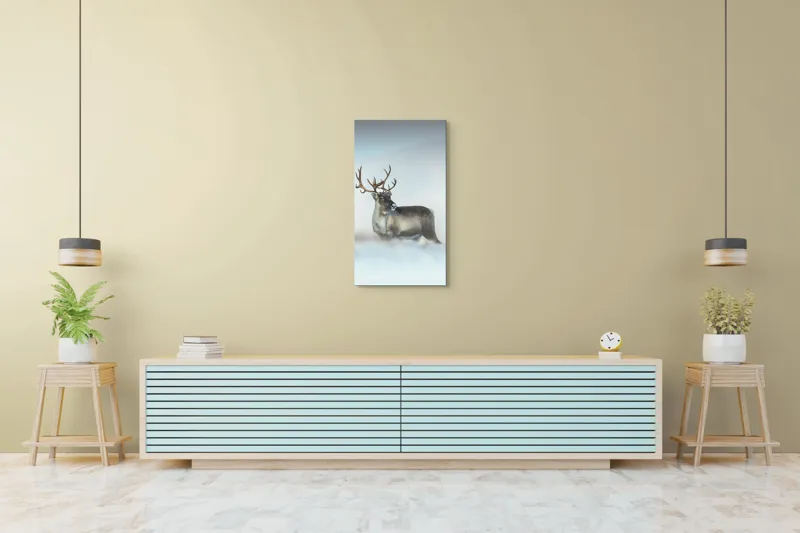 Tablou Canvas, "Rena pe câmpul de zăpadă.", Ren, Zăpadă, Cer, Frig, Natură, Animale, Iarnă, 50 x 90 cm – poza 6
