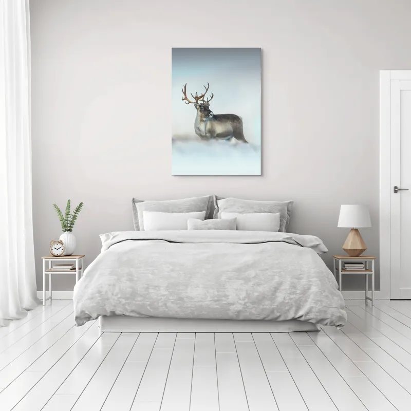 Tablou Canvas, "Rena pe câmpul de zăpadă.", Ren, Zăpadă, Cer, Frig, Natură, Animale, Iarnă, 70 x 100 cm – poza 3