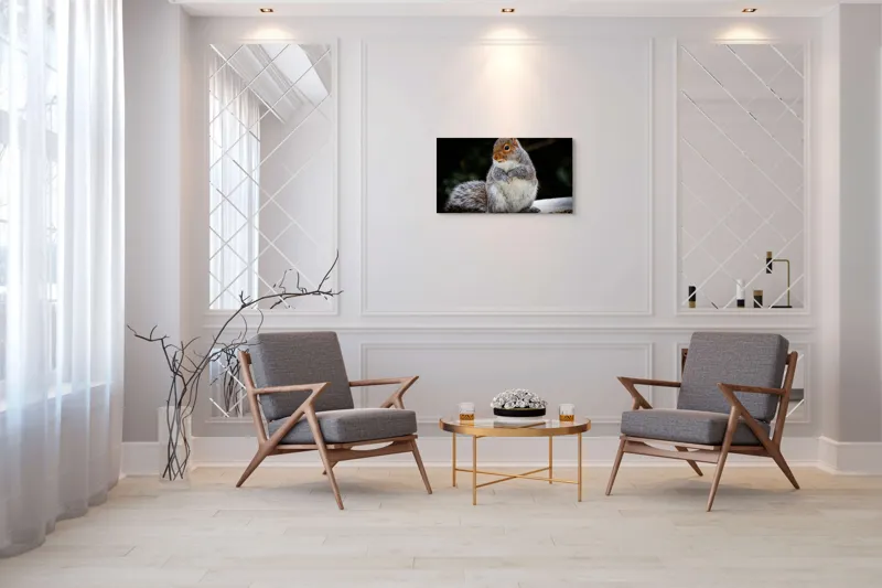 Tablou Canvas, "Veverița curioasă în grădină verde", Blănos, Drăgălaș, Veveriță, Gri, Poziționat, Observator, Butoiaș, Mâncare, 90 x 50 cm – poza 7