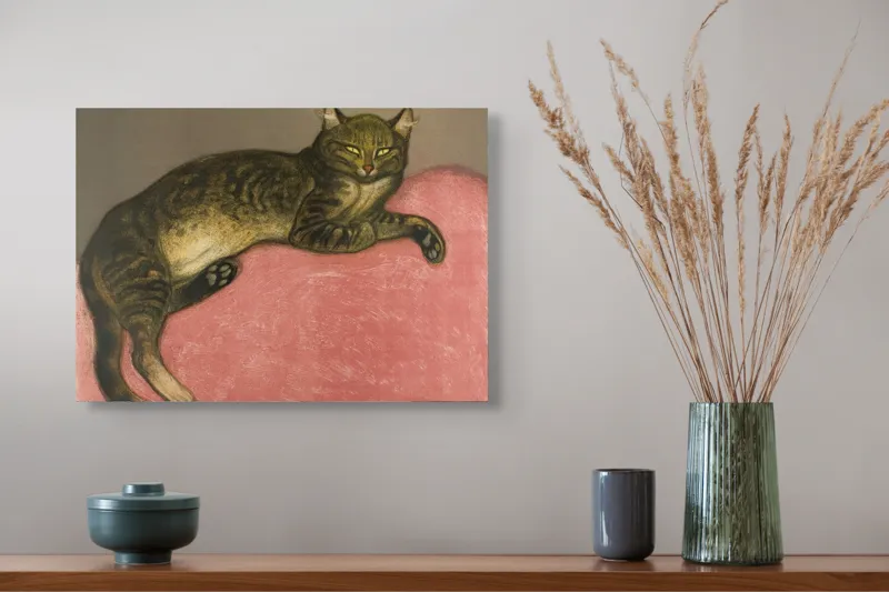 Tablou Canvas, "Pisica torcând pe perna roz", Pisică, Relaxare, Culoare, Textură, Blană, Privire, Odihnă, Canapea, Calm, Detalii, 54 x 39 cm – poza 4