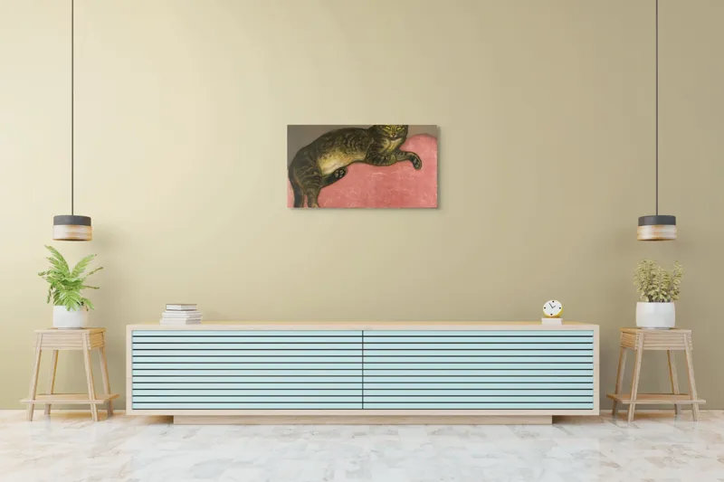 Tablou Canvas, "Pisica torcând pe perna roz", Pisică, Relaxare, Culoare, Textură, Blană, Privire, Odihnă, Canapea, Calm, Detalii, 90 x 50 cm – poza 5