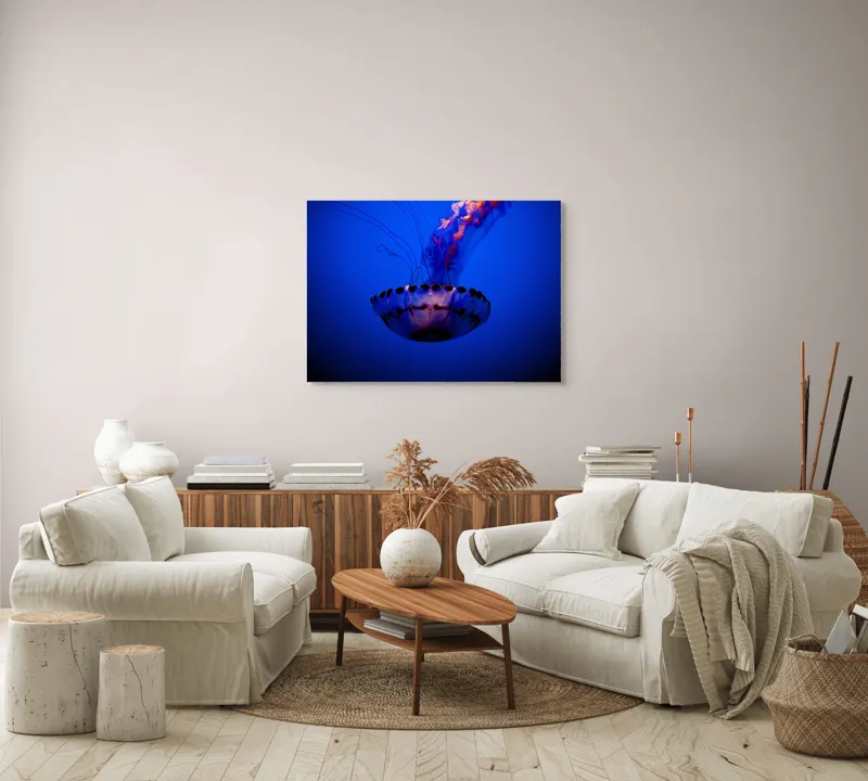 Tablou Canvas, "Meduza dansând în albastrul oceanului", Meduză, Lumină, Albastru, Frumusețe, Ocean, Grație, Mister, Eleganță, Tentacule, Natură., 100 x 70 cm – poza 3