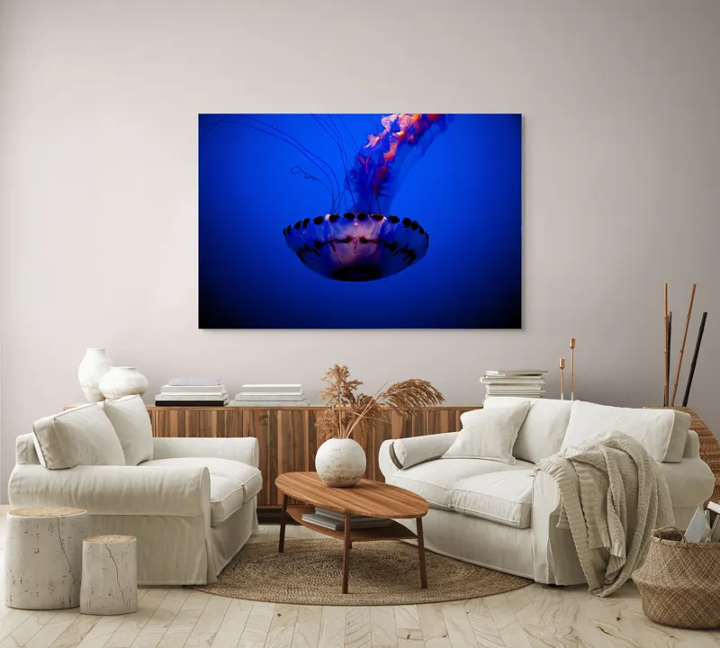 Tablou Canvas, "Meduza dansând în albastrul oceanului", Meduză, Lumină, Albastru, Frumusețe, Ocean, Grație, Mister, Eleganță, Tentacule, Natură., 150 x 100 cm – poza 3