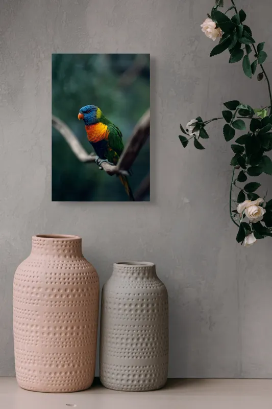Tablou Canvas, "Papagal viu colorat pe creanga", Pene, Colorat, Pasăre, Ramură, Fundal, Portocaliu, Albastru, Verde, Zvelt, Exotic, 26 x 39 cm – poza 6