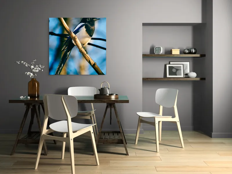 Tablou Canvas, "Coțofana în lumina dimineții de toamnă", Pasăre, Cracă, Cer, Pene, Natură, Contrast, Lumină, Frumusețe, Eleganță, Verticalitate, 100 x 100 cm – poza 6